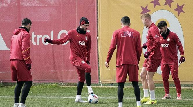 CANLI | Galatasaray - Fenerbahçe derbisi ne zaman, saat kaçta hangi kanalda? (Muhtemel 11'ler)